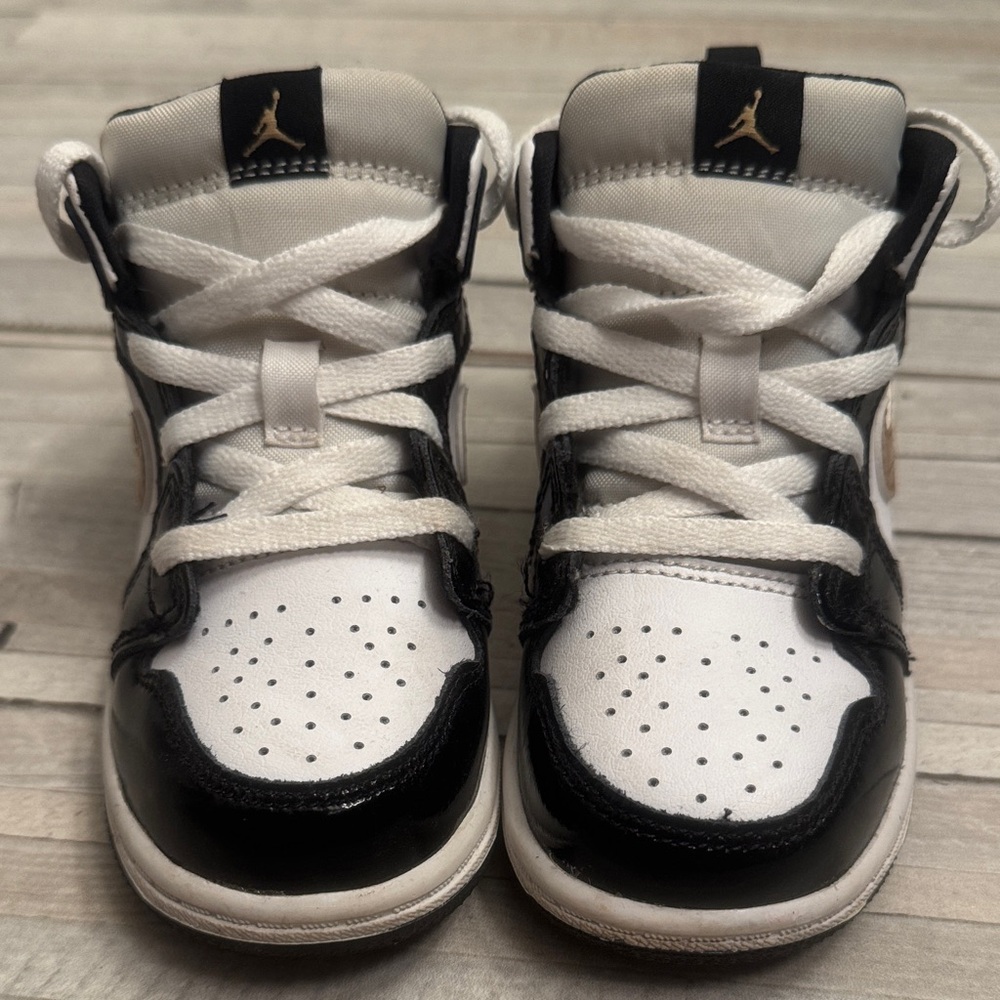 ✨ Nike Air Jordan 1 Mid Toddler Sneakers Black White Gold ✨
